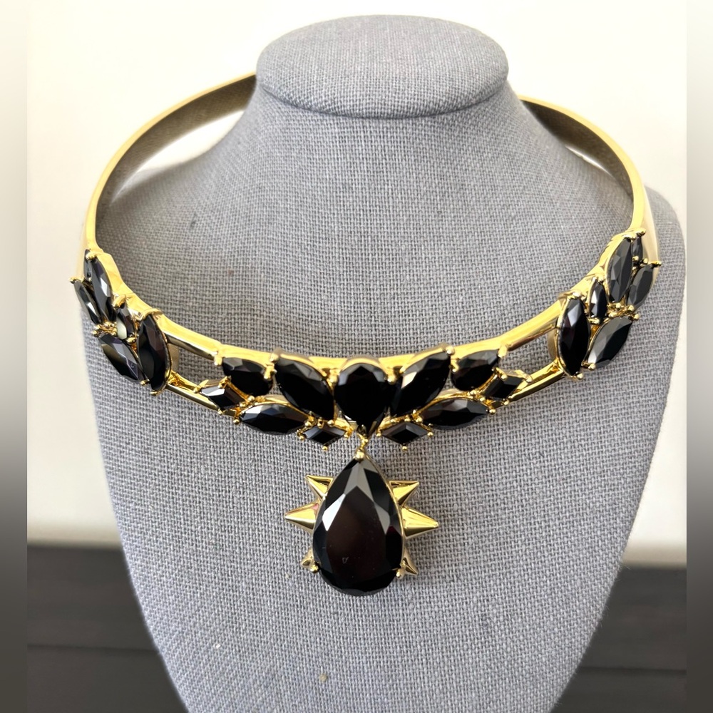 nOir Jewelry Gold and Black Teardrop Necklace